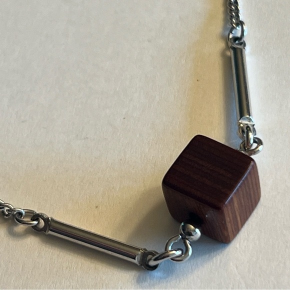 Vintage Sarah Coventry Trendsetter Necklace ~ Wood Cube~ Silver Chain - Picture 5 of 10